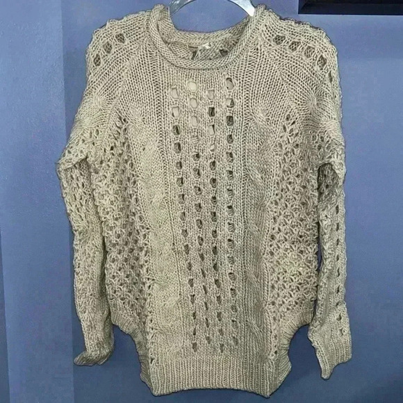 Ready for winter with this beautiful sweater size small, lavand, cream. - Picture 1 of 6